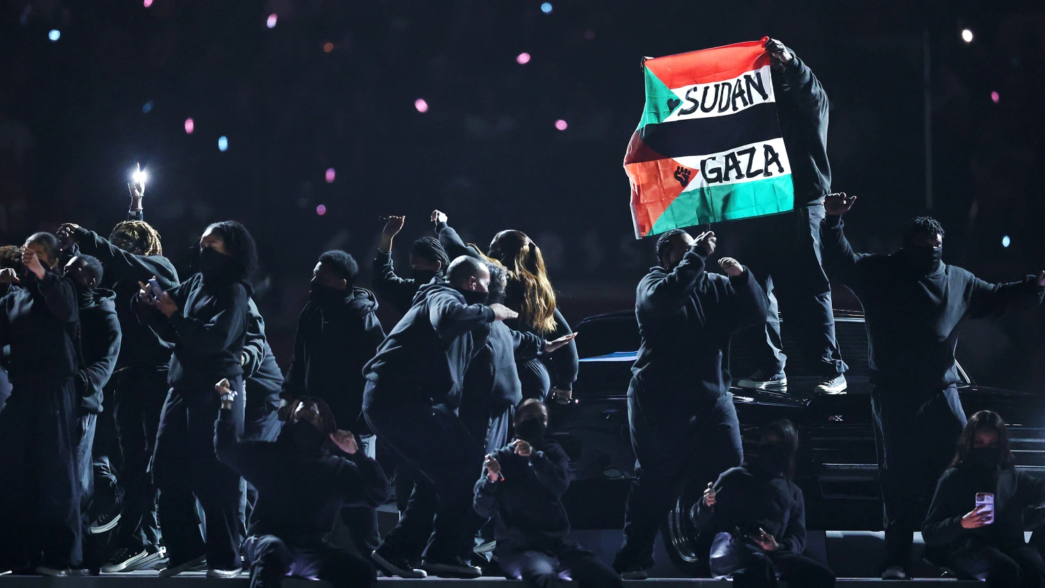 Umubyinnyi Wagaragaje ko Ashyigikiye Gaza mu Gitaramo cya Super Bowl cya Kendrick Lamar yatawe muri yombi