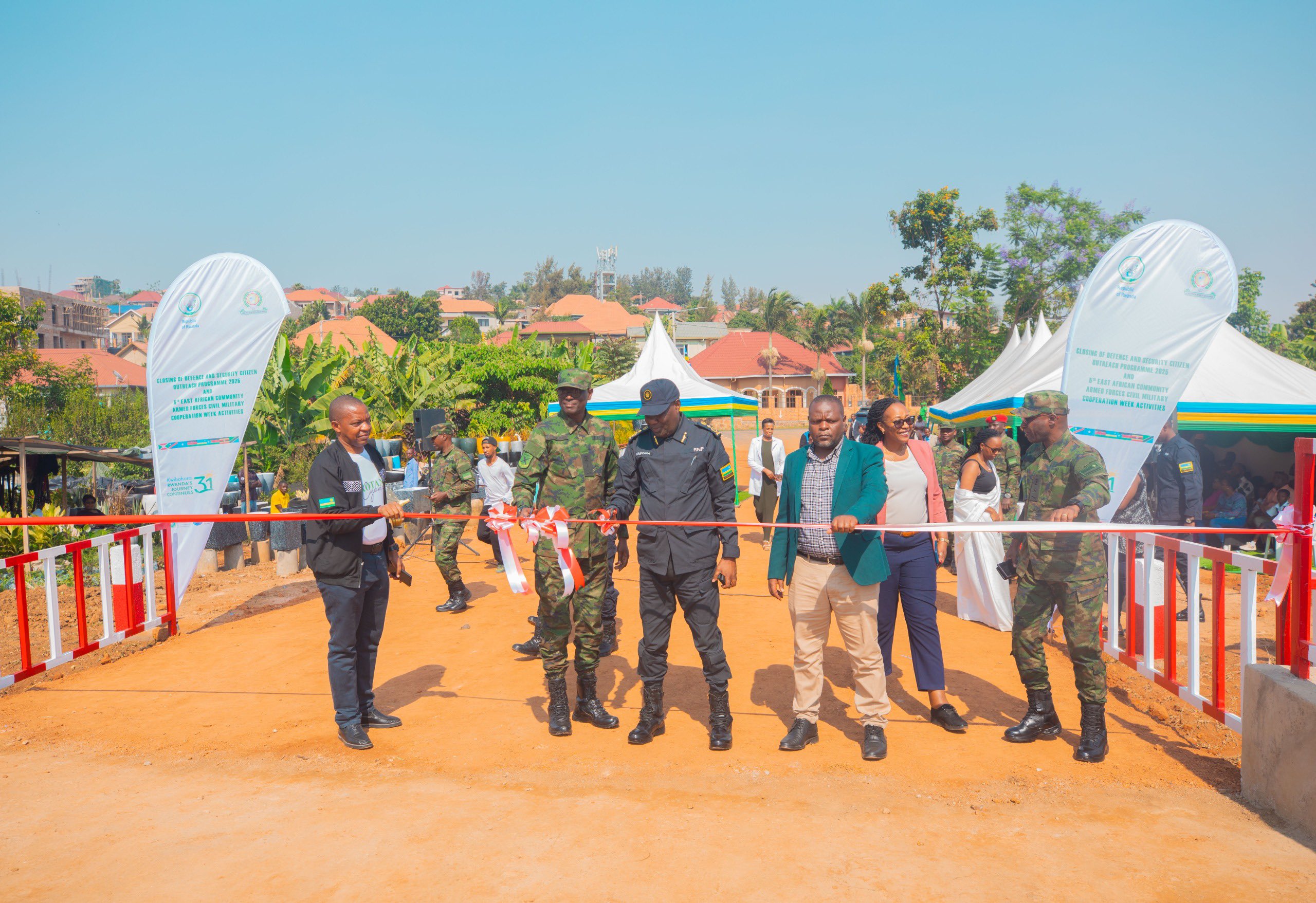 Kwibohora 31: Kicukiro hatashywe ikiraro cyubatswe ku bufatanye bwa Polisi n’Ingabo z’u Rwanda